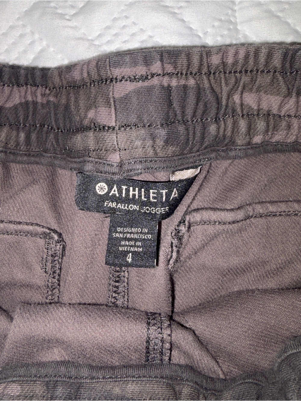 Athleta | Olive Green Camo Drawstring Farallon Jogger Pants - Picture 4 of 4